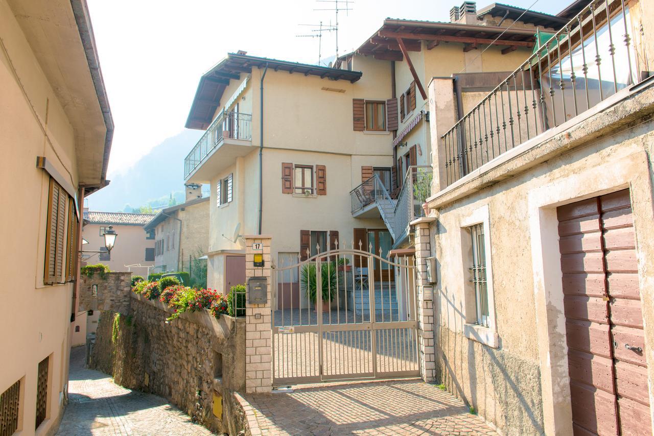 Casa Del Borgo Vesio Lägenhet Tremosine Exteriör bild